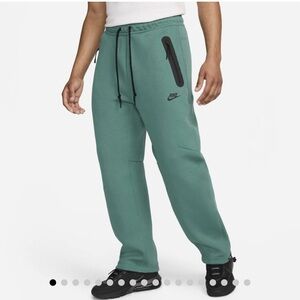 Nike Men's Green Fleece Tech